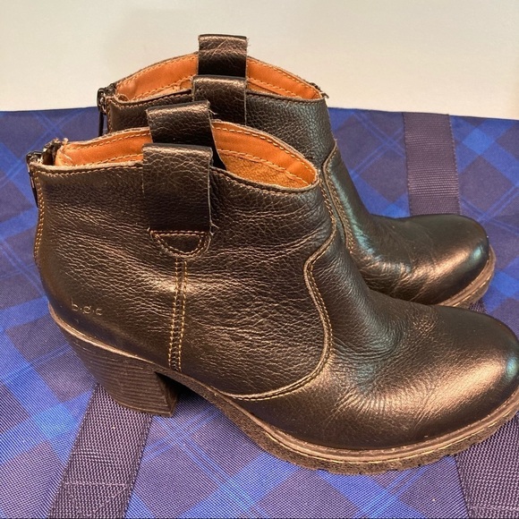 BOC BORN of CONCEPT Sz 6.5 Leather  Western Style Stacked Heel Booties - Picture 5 of 12